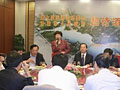 住房和城鄉(xiāng)建設(shè)部城建司副巡視員曹南燕在招待酒會上