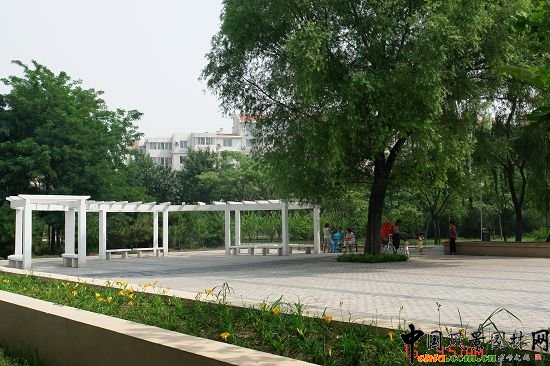 半圓廣場(chǎng)