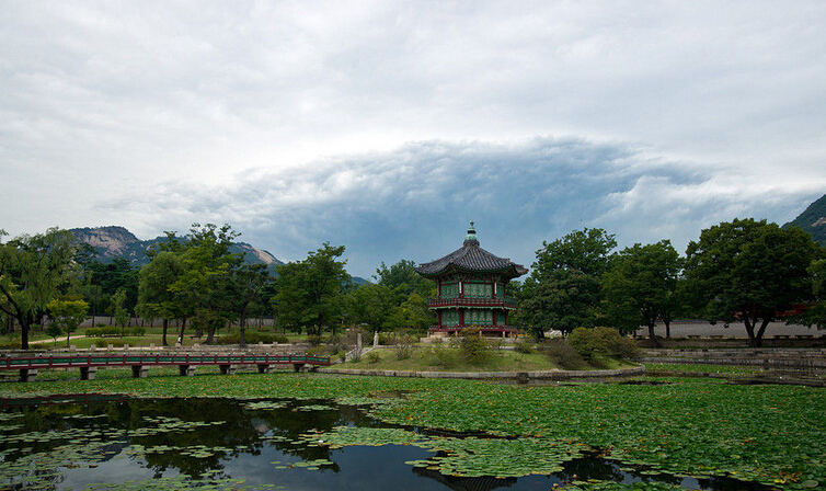 香遠(yuǎn)亭