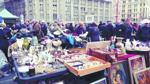 Naschmarkt的露天跳蚤市場(chǎng)，光顧者絡(luò)繹不絕。