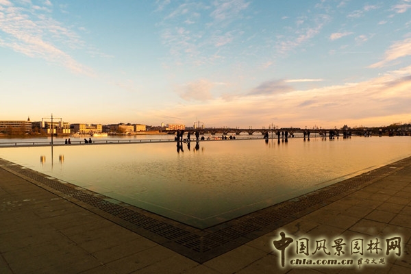 8月24頭條：法國波多爾鏡面廣場(chǎng)項(xiàng)目賞析