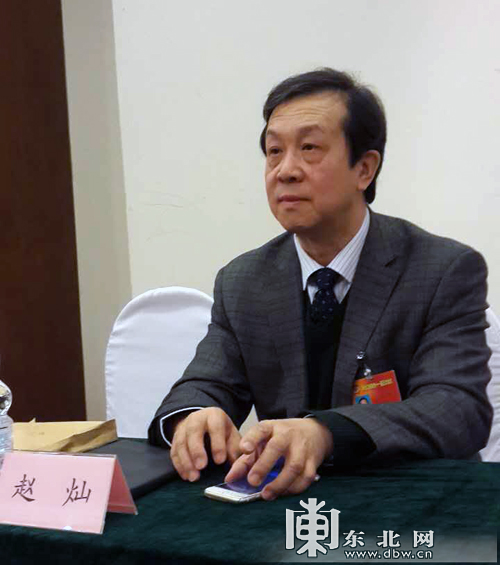 政協(xié)委員趙燦：加快發(fā)展農(nóng)用植保無人機(jī) 