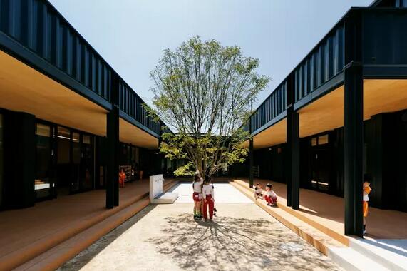 幼兒園不是游樂場，也不需要五顏六色