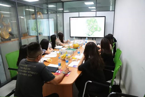 研究生工作站企業(yè)導(dǎo)師分享會走進(jìn)文科園林