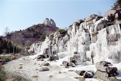 黃河風(fēng)景名勝區(qū)冰瀑美如畫
