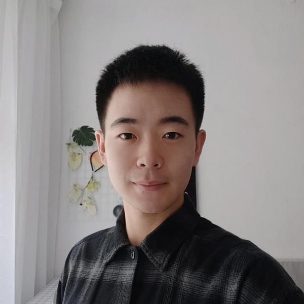 張?。宏P注熱點問題 學會全面思考