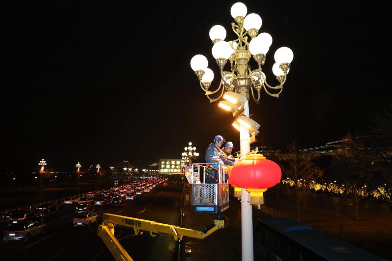 長(zhǎng)安街及沿線景觀布置進(jìn)入“春節(jié)模式”