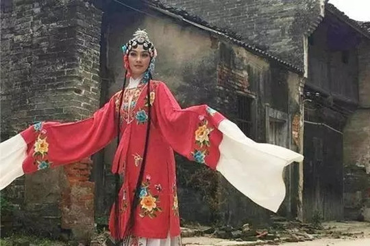 演藝類(lèi)特色小鎮(zhèn)，如何規(guī)劃和運(yùn)營(yíng)？