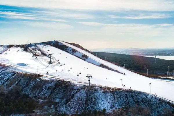 遼寧構(gòu)建四季消費(fèi)場(chǎng)景 冰雪景區(qū)“一專(zhuān)多能”